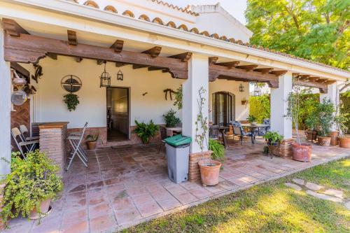 Κήπος έξω από το Chalet El Santiscal
