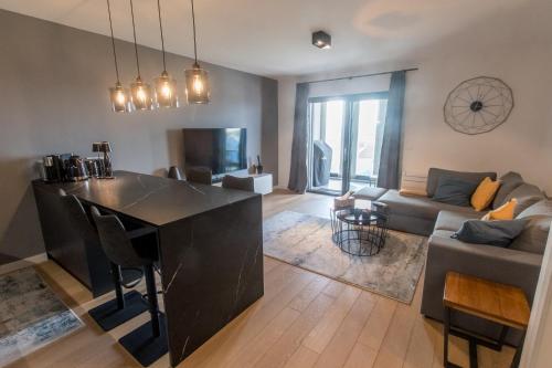 Mark's place Luxury Apartment with free private garage