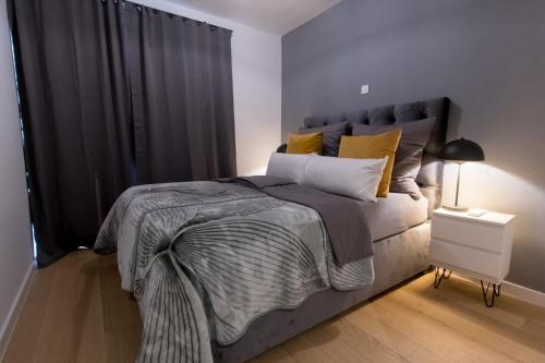 Mark's place Luxury Apartment with free private garage