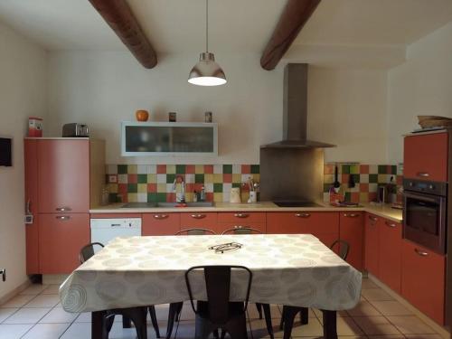 Grand mas provençal extra muros