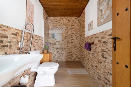 Bilik mandi di Casa Las Toscas