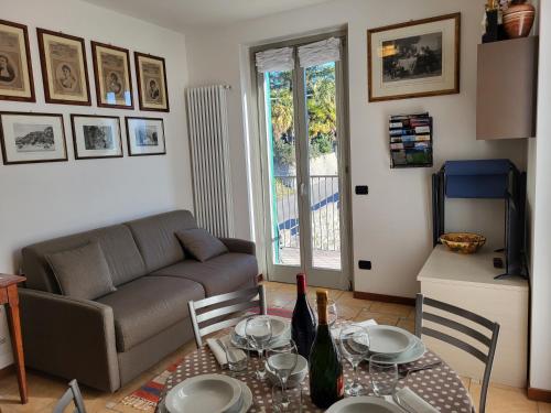 Χώρος καθιστικού στο Residence Belvedere Apartment Volesio