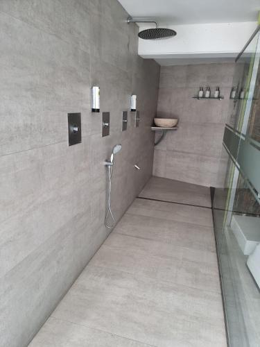 Un baño de Hotel Monte Cristo