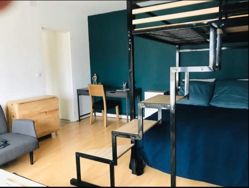 Posteľ alebo postele v izbe v ubytovaní Charmant appartement lumineux à Reims