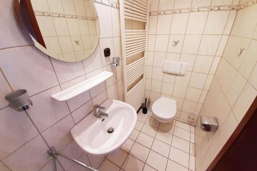 Bilik mandi di Work & Stay Apartments in Hönningen