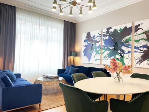 Ein Sitzbereich in der Unterkunft Apartments Schlossgasse - Exclusive opportunity since construction close by