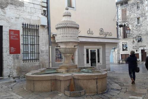 Studio dans cité historique wifi et vue magnifique