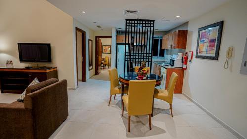  Xclusive Hotel Apartments -  Room  picture :    Tea/Coffee maker    Shower    Bath                            