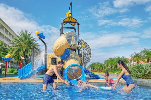 Bazén v ubytování Sheraton Grand Danang Beach Resort & Spa nebo v jeho okolí