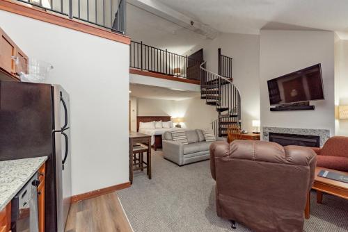 Gallery image of A306 Studio & Loft Standard View in Oakland