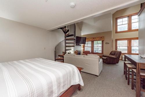 Gallery image of A306 Studio & Loft Standard View in Oakland