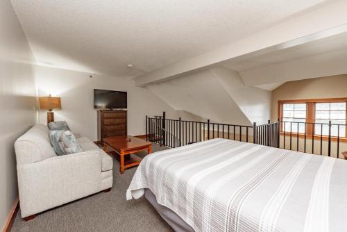 Gallery image of A306 Studio & Loft Standard View in Oakland