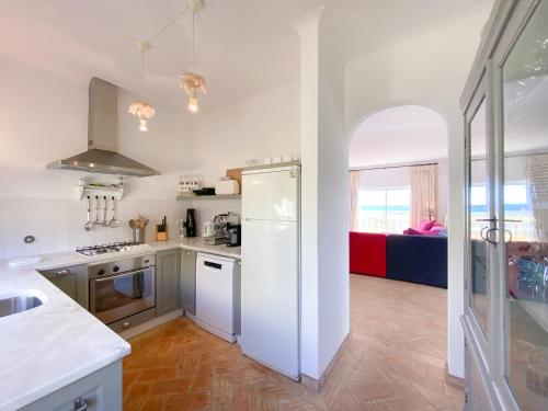 Beachfront villa with pool and stunning ocean view #1908
