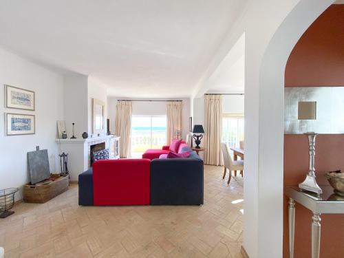 Beachfront villa with pool and stunning ocean view #1908