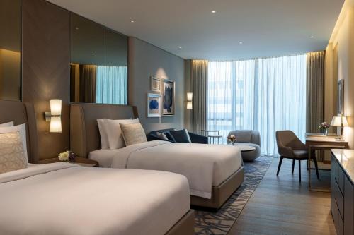 Voodi või voodid majutusasutuse The St. Regis Kuwait toas