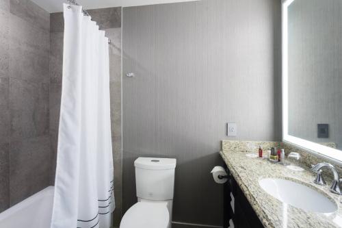 Ванная комната в Santa Ynez Valley Marriott