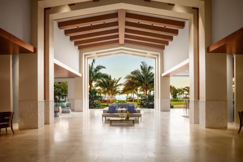 Posezení v ubytování The Ritz-Carlton, Turks & Caicos