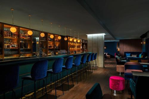 Lounge nebo bar v ubytování RYSE, Autograph Collection by Marriott