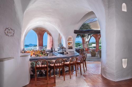 Un restaurante u otro lugar para comer en Hotel Cala di Volpe, a Luxury Collection Hotel, Costa Smeralda