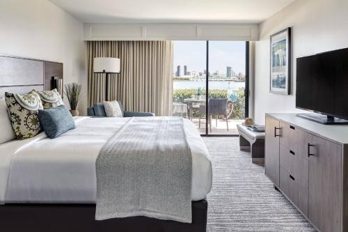 Coronado Island Marriott Resort & Spa Image