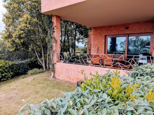 Taman di luar Boutique Apartment no 24 with Sea View and large Pool