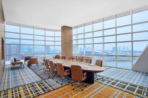 Área de negócios e/ou sala de conferências em Sheraton Zhaoqing Dinghu