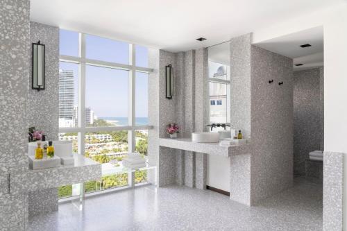 Koupelna v ubytování The Ritz-Carlton, South Beach
