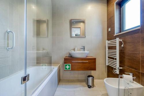 One Bedroom Apartment in Albur Village 1H
