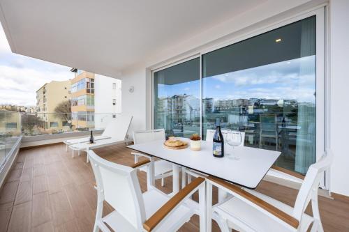 Adega Marina Apartments - Urban View