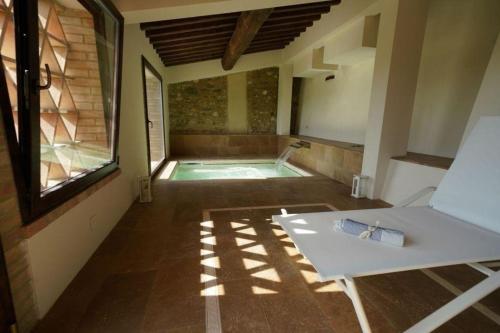 Ferienhaus mit Privatpool für 24 Personen 6 Kinder ca 700 m in Volterra, Toskana Provinz Pisa