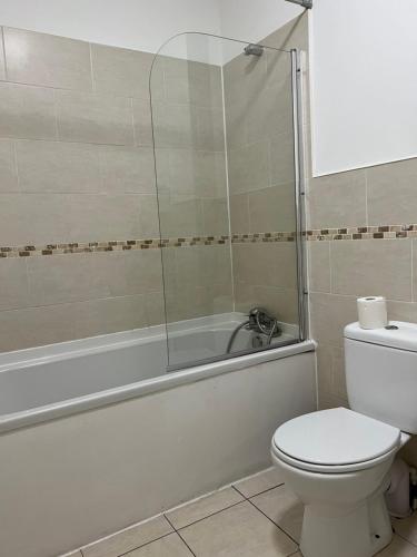 2 bedroom city centre apartment 35 Victoria street photo 9