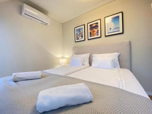 Postel nebo postele na pokoji v ubytování Sun terrace mini penthouse Bestern