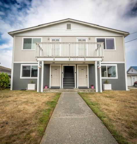 Lighthouse Shores North