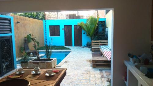 En terrasse eller udendørsområde på La Choza Guesthouse