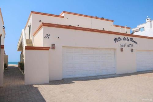 Villa de la Reyna 2A Beachfront Duplex – Photos 4