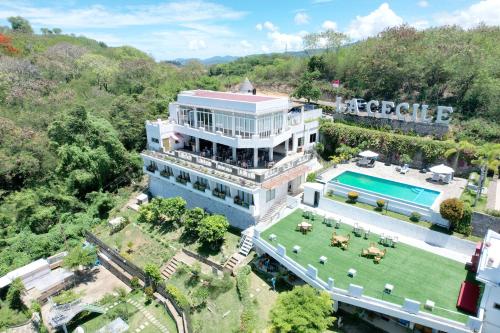 La Cecile Hotel & Cafe Komodo