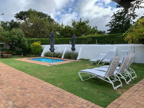 Kolam renang di atau dekat dengan Avenues Guest House
