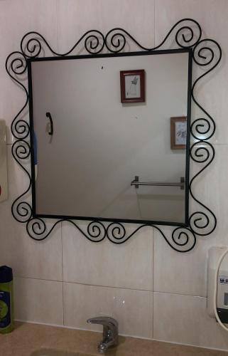 Bilik mandi di The Poets Inn