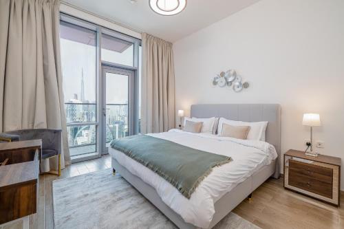 Noora Tower I Spacious 3BDR Apartment and maid room with Burj Khalifa View