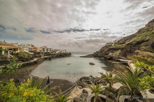a body of water with boats in it at EL JORADO in Tamaduste