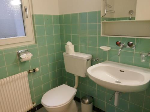 Un baño de Apartment Chalet Shangri La by Interhome