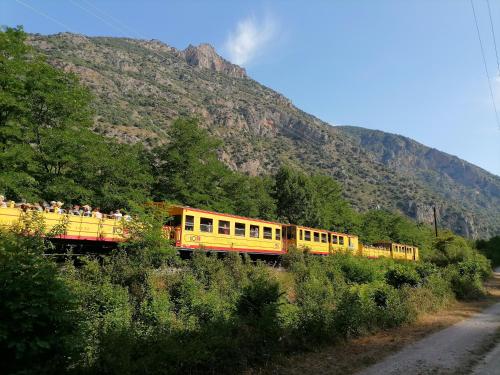 Photo de la galerie de l'établissement mobil home dans camping 3 etoiles mas de lastourg avec piscine,snack,, à Villefranche-de-Conflent