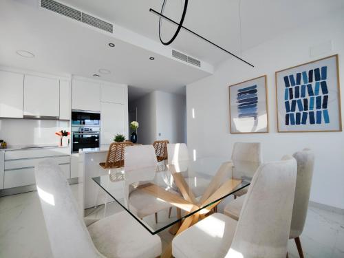 SUNSET CLIFFS sea & sky apartments
