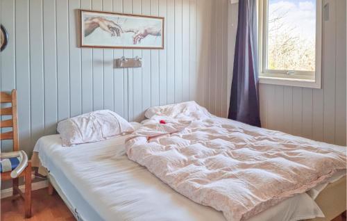 Postel nebo postele na pokoji v ubytování Lovely Home In Saltrd With Wifi