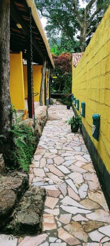 Bela Casa Quartos e Hostel Ilha Grandeにある庭