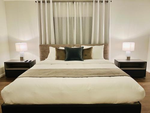 Кровать или кровати в номере Death Valley Hot Springs 1 Bedroom