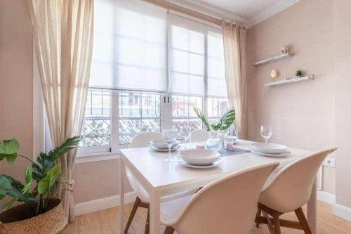 Apartamento 3 en Estadio del Sevilla, 8 plazas y m