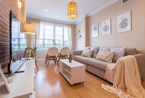 Apartamento 3 en Estadio del Sevilla, 8 plazas y m
