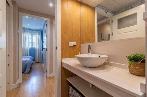 Apartamento 3 en Estadio del Sevilla, 8 plazas y m