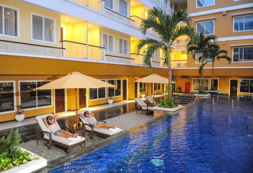 Swimmingpoolen hos eller tæt på Sylvia Hotel Kupang
